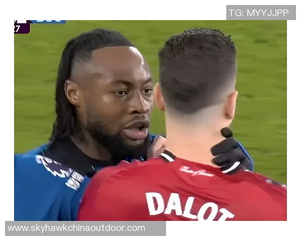 曼联引援第一把火！签下热门球员掀起热潮